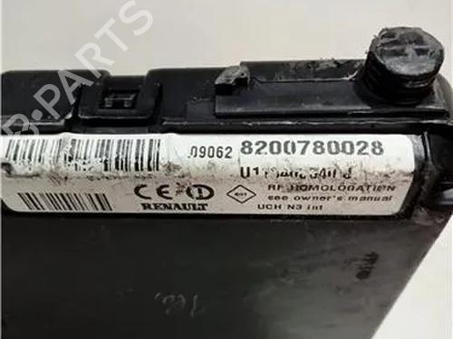 Used Fuse box RENAULT MEGANE I Classic (LA0/1_) 1.9 dCi (LA05, LA1F) (102 hp) 23920877