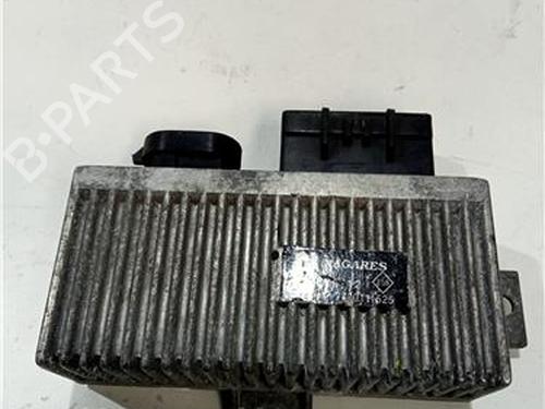 Used Electronic module RENAULT MEGANE II Saloon (LM0/1_) 1.9 dCi (131 hp) 23909157