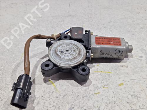 Portierruitmotor rechtsvoor HYUNDAI SANTA FÉ I (SM) 2.0 CRDi (113 hp) 29886512
