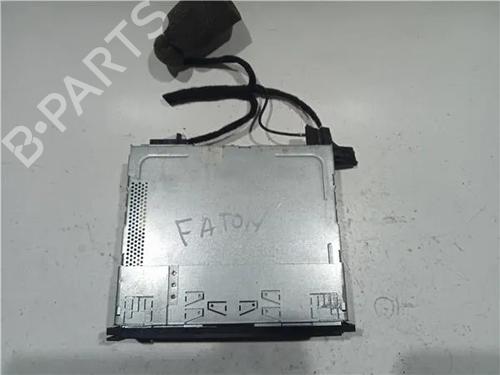 Używane Radio VW PHAETON (3D1, 3D2, 3D3, 3D4, 3D6, 3D7, 3D8, 3D9) 5.0 V10 TDI 4motion (313 hp) 23931657
