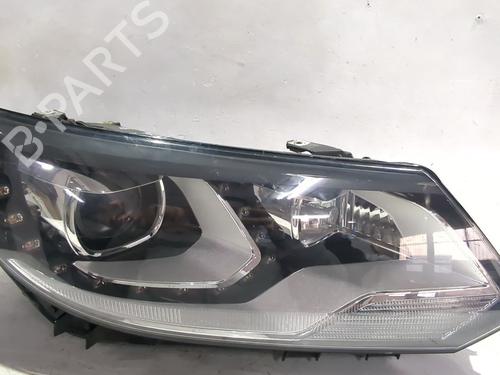 Phare droit VW TIGUAN (5N_) 2.0 TDI 4motion (140 hp) 31873272