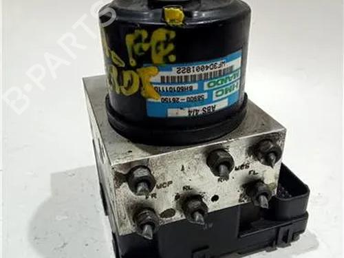 Used ABS pump HYUNDAI SANTA FÉ I (SM) 2.0 CRDi (113 hp) 23932883