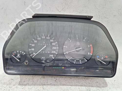 Used Instrument cluster BMW 5 (E34) 524 td (115 hp) 30368865