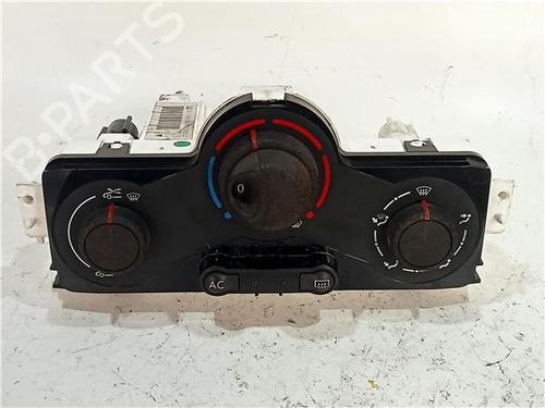 Used Climate control RENAULT MEGANE II Saloon (LM0/1_) 1.9 dCi (131 hp) 23932144