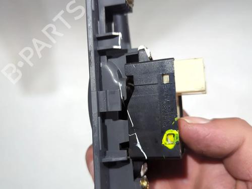 Right rear window switch KIA CERATO I Saloon (LD) 2.0 CRDi | BP24978592I28 