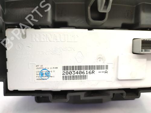 Used Display monitor Display monitor RENAULT MEGANE III Hatchback (BZ0/1_, B3_) 1.5 dCi (106 hp) 23708984 23708984