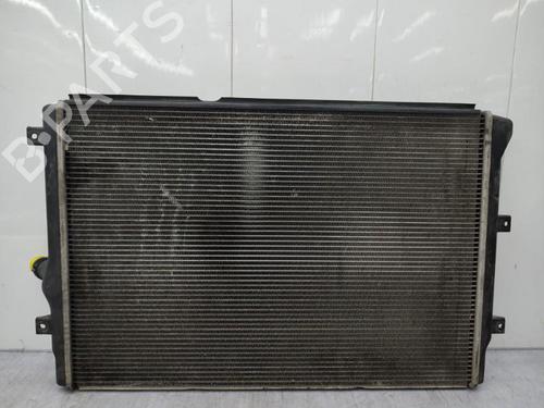Used Water radiator Water radiator VW TOURAN (1T1, 1T2) 2.0 TDI 16V (140 hp) 23749690 23749690