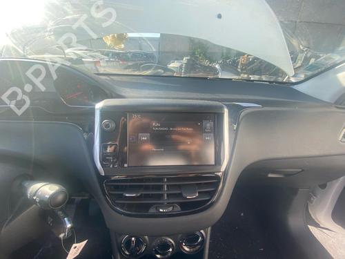 Instrumentbord Instrumentbord PEUGEOT 208 I (CA_, CC_) 1.6 HDi (114 hp) 36819104 36819104