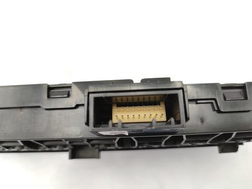 warning-switch-renault-clio-v-b7_-2019-23757448 main image