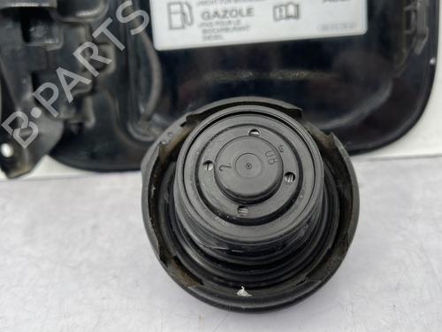 Klapa wlewu paliwa AUDI A4 B7 Avant (8ED) 2.0 TDI 16V | BP23761631C131 