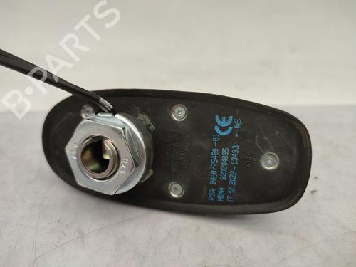 Used Antenna/Base Antenna/Base PEUGEOT 208 II (UB_, UP_, UW_, UJ_) 1.2 PureTech 100 (101 hp) 28964585 28964585