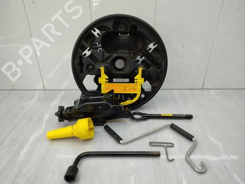Used Jack Kit RENAULT CLIO II (BB_, CB_) 1.4 16V (B/CB0P, BB13) (98 hp) 23719136