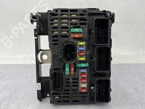 Used Fuse box CITROËN C4 I (LC_) 1.6 HDi (109 hp) 33118197
