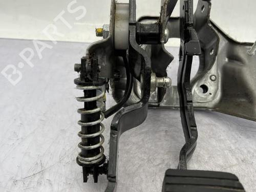 Used Pedal CITROËN BERLINGO MULTISPACE (B9) 1.6 HDi 90 (92 hp) 23753743