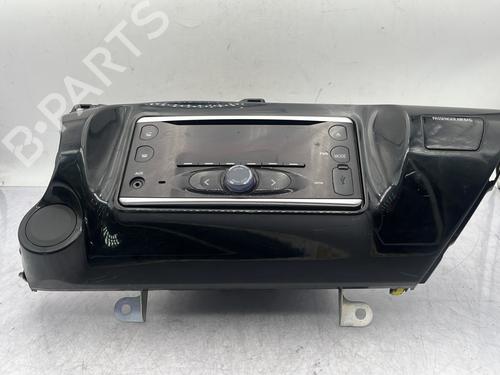 Used Radio TOYOTA HILUX VIII Pickup (_N1_) 2.4 D 4WD (GUN125_, GUN125R) (150 hp) 30635077