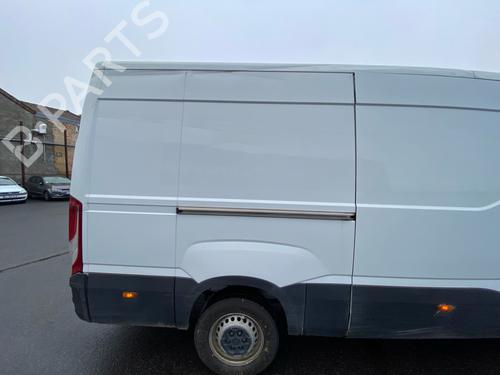 right-rear-fenders-iveco-daily-vi-van-2014-39985994 main image