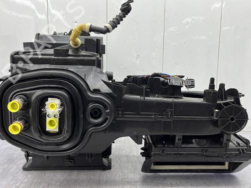 Used Heater matrix box Heater matrix box VW POLO VI (AW1, BZ1, AE1) 1.6 TDI (95 hp) 23761844 23761844