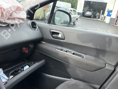 Middle console PEUGEOT 5008 (0U_, 0E_) 2.0 HDi 150 / BlueHDi 150 | BP23683373I22 - Image 20