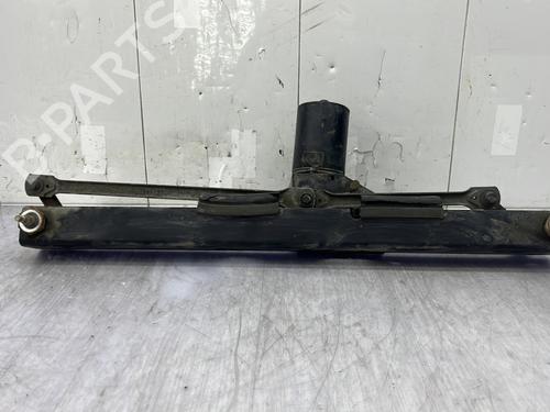 Used Front wiper motor RENAULT MASTER I Van (T__) 28-35 2.1 D (60 hp) 30596810
