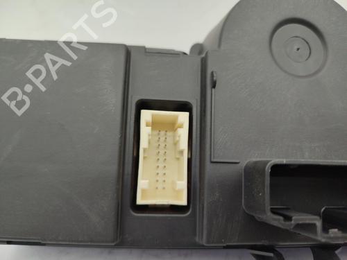 Used Climate control Climate control 23711519 23711519