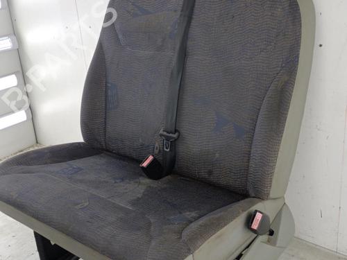 Used Right front seat RENAULT TRAFIC II Van (FL) 2.5 dCi 135 (FL0D) (135 hp) 23678121