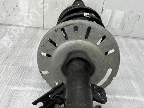 Used Right front shock absorber Right front shock absorber PEUGEOT 308 II (LB_, LP_, LW_, LH_, L3_) 1.6 HDi / BlueHDi 115 (115 hp) 28353968 28353968