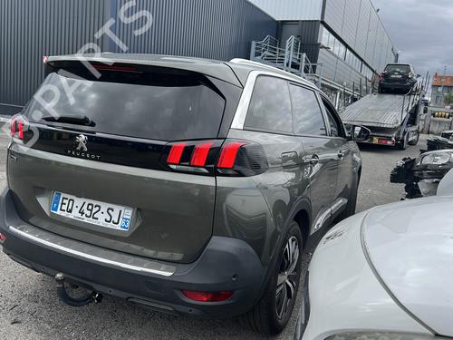 Brugte PEUGEOT 5008 II (MC_, MJ_, MR_, M4_)  1.2 THP (MRHNYH, MRHNYW, MRHNSJ, MRHNSU, MRHNSM)  4483327
