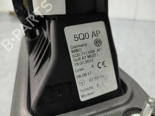 Used Gear lever VW GOLF VII (5G1, BQ1, BE1, BE2) 1.6 TDI (115 hp) 23707099