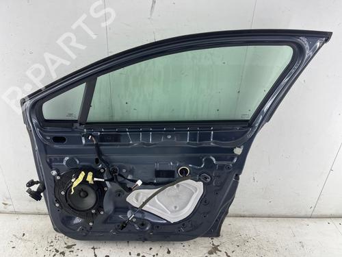 Used Right front door Right front door 37200122 37200122