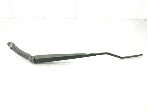 front-windshield-wiper-arm-renault-clio-iv-bh_-2012-2013-2014-2015-2016-2017-2018-2019-2020-2021-23728385 main image