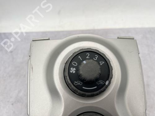 Used Climate control Climate control TOYOTA YARIS (_P9_) 1.4 D-4D (NLP90_, NLP90R) (90 hp) 40451282 40451282