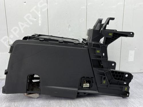 Middle console PEUGEOT 5008 (0U_, 0E_) 2.0 HDi 150 / BlueHDi 150 | BP23683373I22 