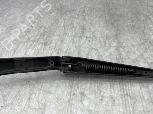Used Front windshield wiper arm PEUGEOT 206 Hatchback (2A/C) 1.4 i (75 hp) 23751369