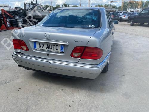 Dashboard MERCEDES-BENZ E-CLASS (W210) E 240 (210.061) | BP36440136C46 - Image 100