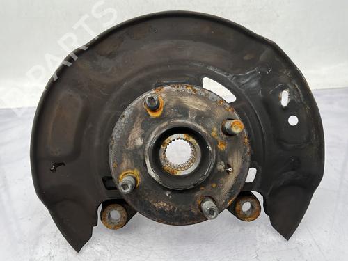 Used Left front steering knuckle TOYOTA YARIS (_P9_) 1.4 D-4D (NLP90_, NLP90R) (90 hp) 32478964