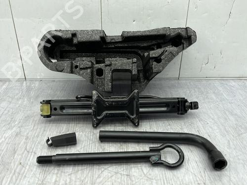 Jack Kit RENAULT MEGANE II (BM0/1_, CM0/1_) 1.6 16V (BM0C, CM0C) | BP23760948C119 