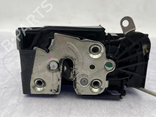 front-right-lock-dacia-sandero-ii-2012-32302101 main image