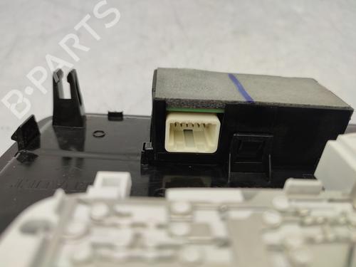 interior-roof-light-renault-clio-v-b7_-2019-23683575 main image