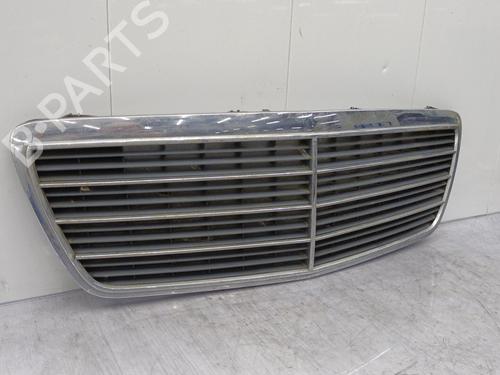 Grille MERCEDES-BENZ E-CLASS (W210) E 300 Turbo-D (210.025) | BP23675852C40