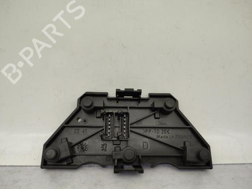 Lampeholder PEUGEOT 605 (6B) 2.0 16V (132 hp) 23677952