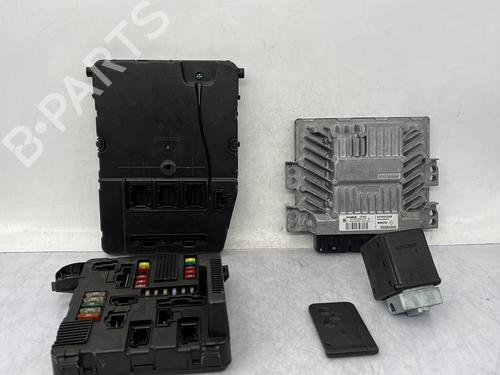 Used Electronic module RENAULT SCÉNIC II (JM0/1_) 1.5 dCi (JM02, JM13) (101 hp) 32980600