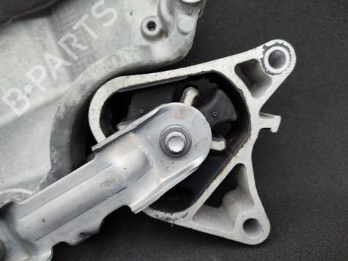 Used Engine mount MERCEDES-BENZ CLA Shooting Brake (X117) CLA 250 (117.944) (211 hp) 23753012