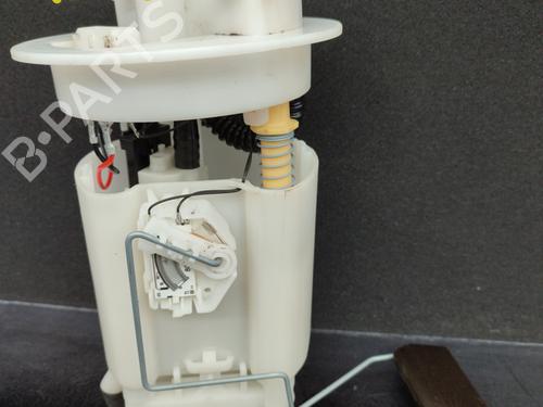 Used Fuel pump CITROËN XSARA (N1) 1.4 i (75 hp) 23732912