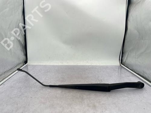 Used Front windshield wiper arm Front windshield wiper arm 37676552 37676552