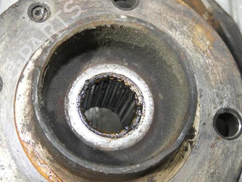 Used Right front steering knuckle Right front steering knuckle RENAULT SUPER 5 (B/C40_) 1.6 D (B/C/404) (55 hp) 23697345 23697345