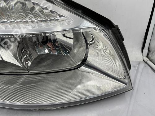 Right headlight RENAULT SCÉNIC II (JM0/1_) 1.9 dCi (JM0G, JM12, JM1G, JM2C) | BP30129218C29