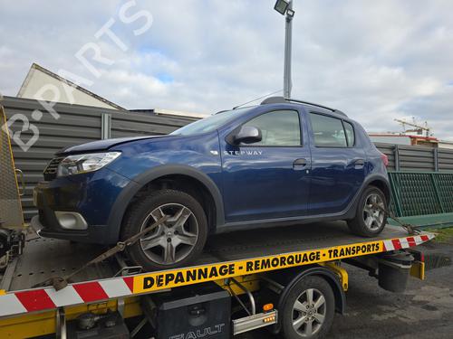 Gebruikte DACIA SANDERO II 1.5 Blue dCi 95 (B8JL) (95 hp) 4349999 Onderdelen