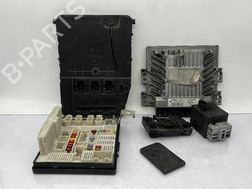 Used Electronic module RENAULT SCÉNIC II (JM0/1_) 1.5 dCi (JM1E, JM16) (106 hp) 26177202