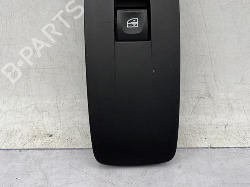 right-front-window-switch-renault-megane-iv-hatchback-b9amn_-2015-25726462 main image