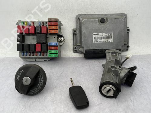 Elektronik Modul für PEUGEOT BOXER Van (244) 2.8 HDi (128 hp) 33115386